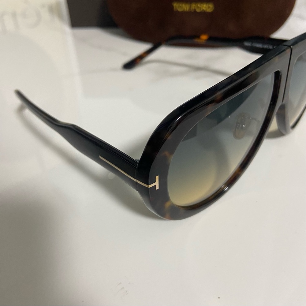 Tom Ford Brown Gradient Sunglasses - Picture 9 of 9